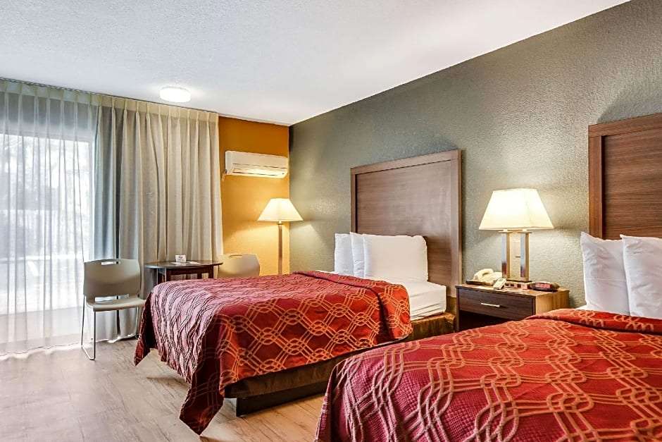 Econo Lodge Busch Gardens Tampa