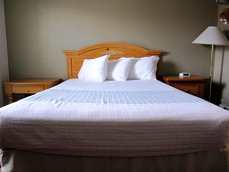Photo 1 of 4 of 1 King Bed