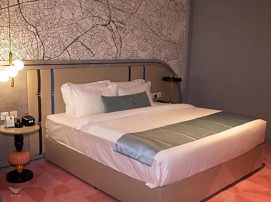 Photo 1 of 5 of Deluxe 1 King Bed
