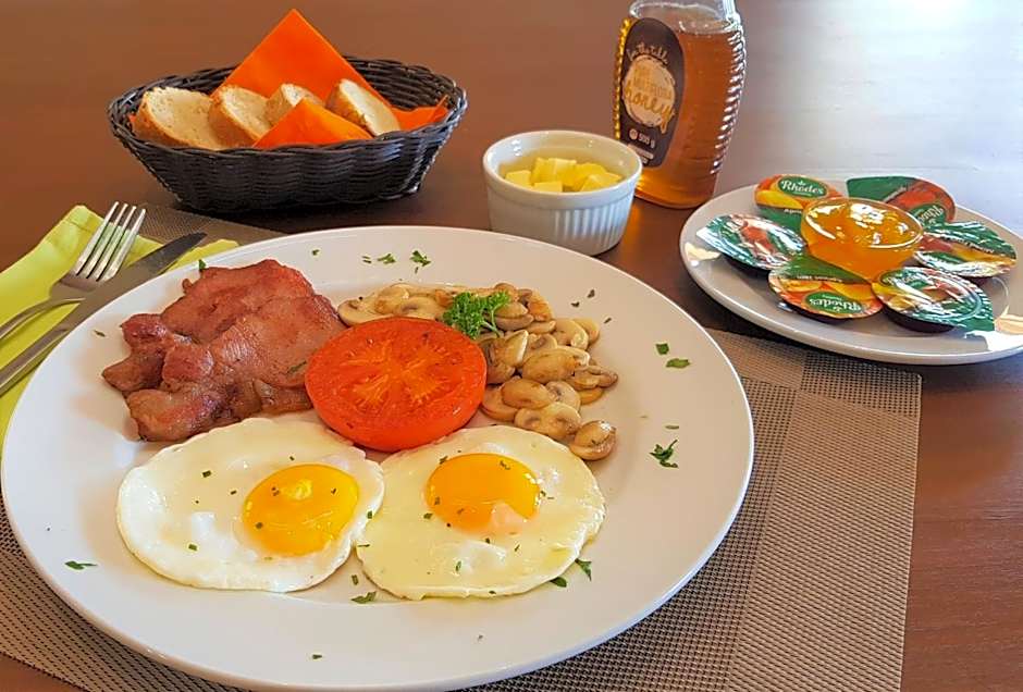 Esther's Country Lodge