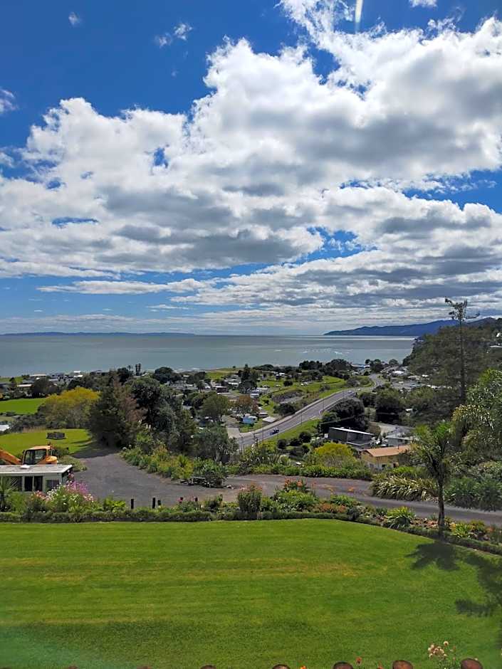 Te Aputa Lodge formally La Casa Te Puru Lodge