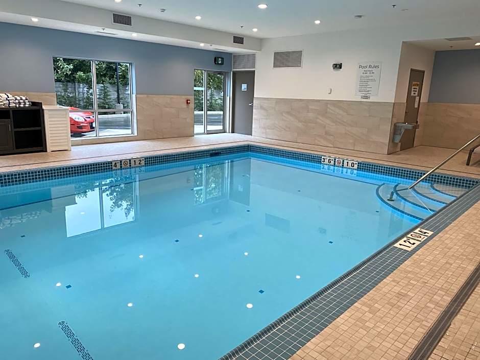 Holiday Inn Express And Suites Courtenay Comox By IHG