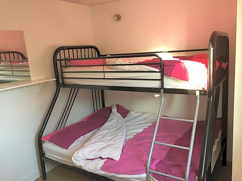 Greenway & Copper Coast Hostel