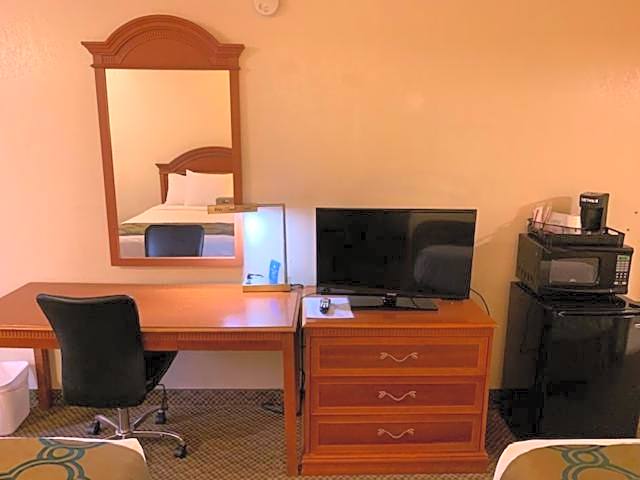 Days Inn by Wyndham Asheville West