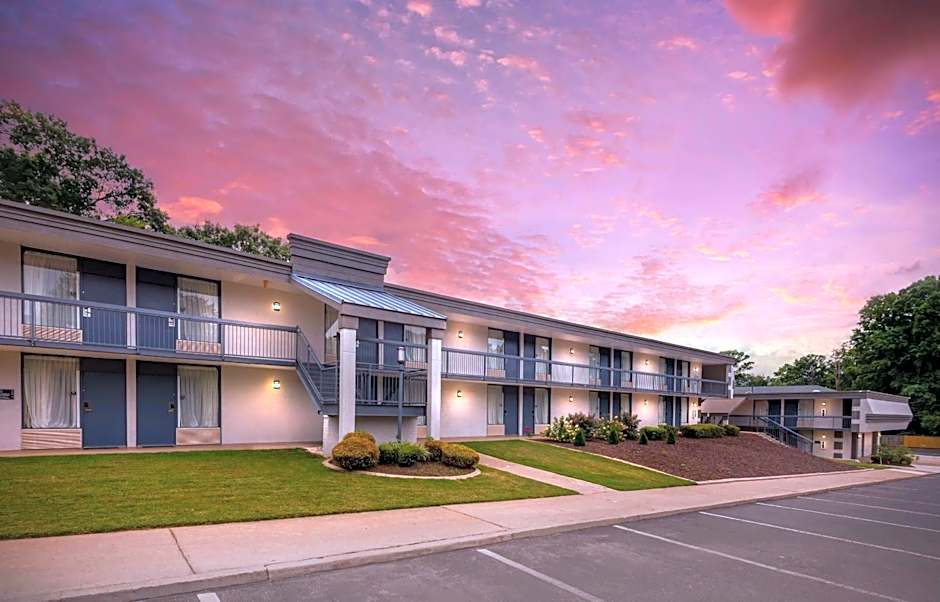 Clarion Pointe Morrow - Atlanta South