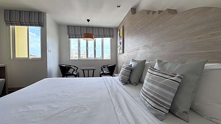 Methavalai Residence