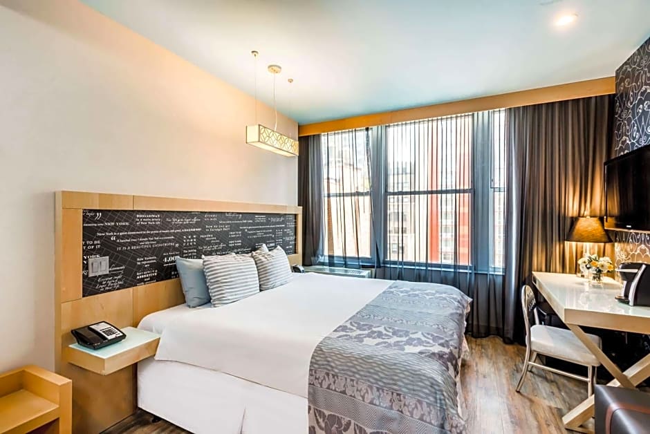 Tryp by Wyndham Times Square South