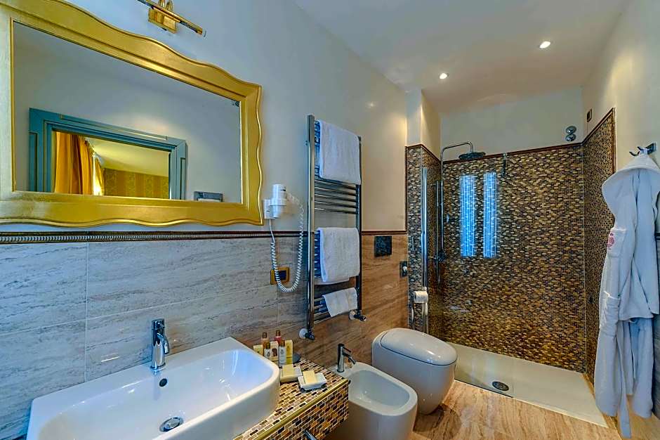 Savoia & Jolanda Hotel
