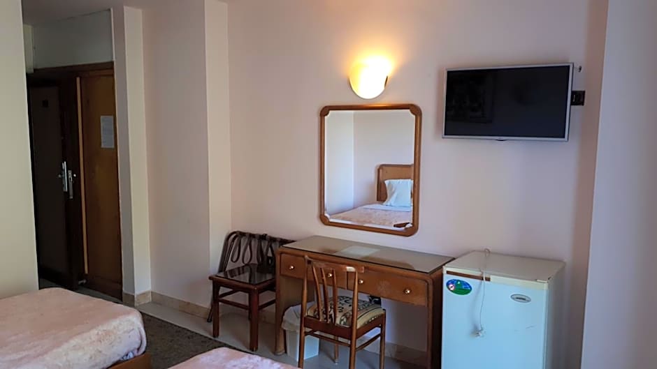 New Pola Hotel