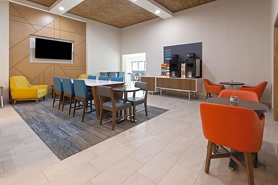 Holiday Inn Express & Suites Leesburg - Historic District by IHG