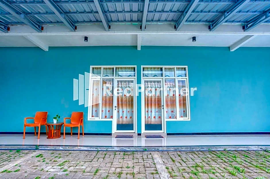 Griya Rahayu Guesthouse Mitra RedDoorz near Jatim Park 2 Batu