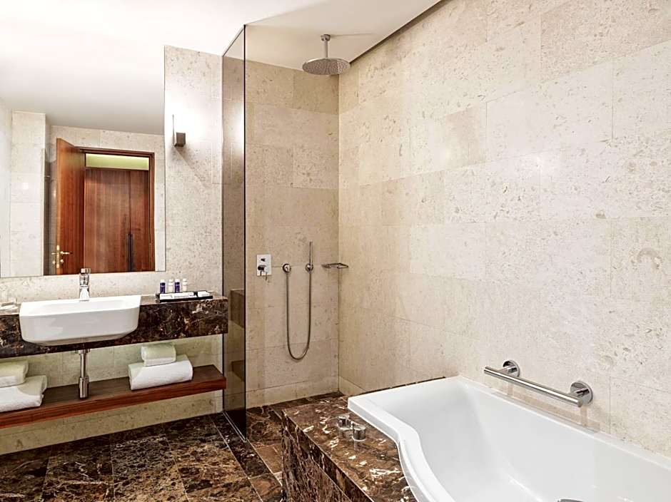 Metropol Palace, Belgrade