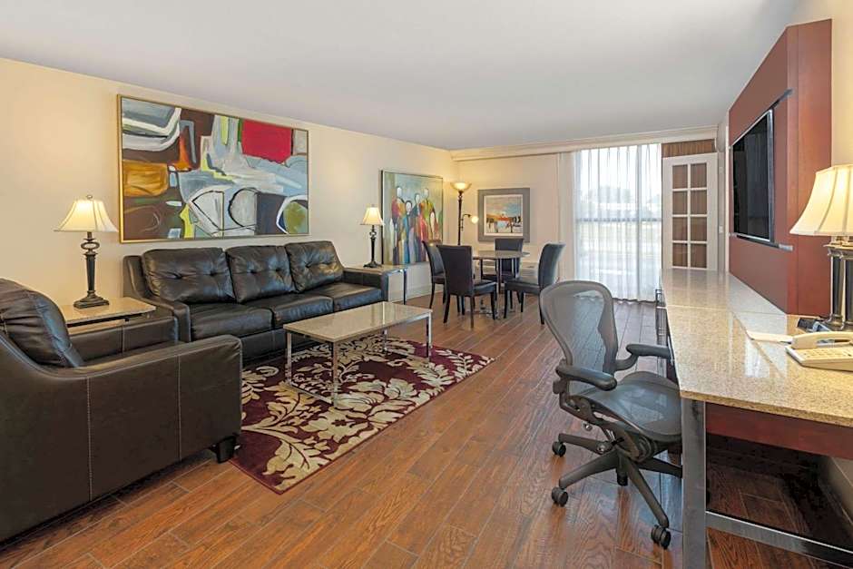 Wyndham Riverfront Little Rock