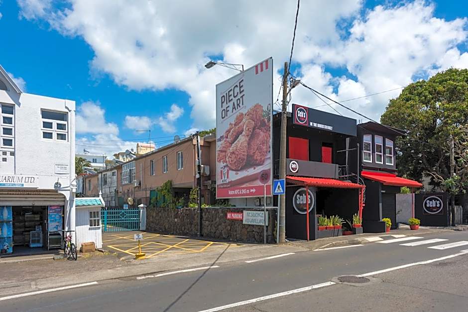 Cozy townhome near beach in heart of Grand Baie