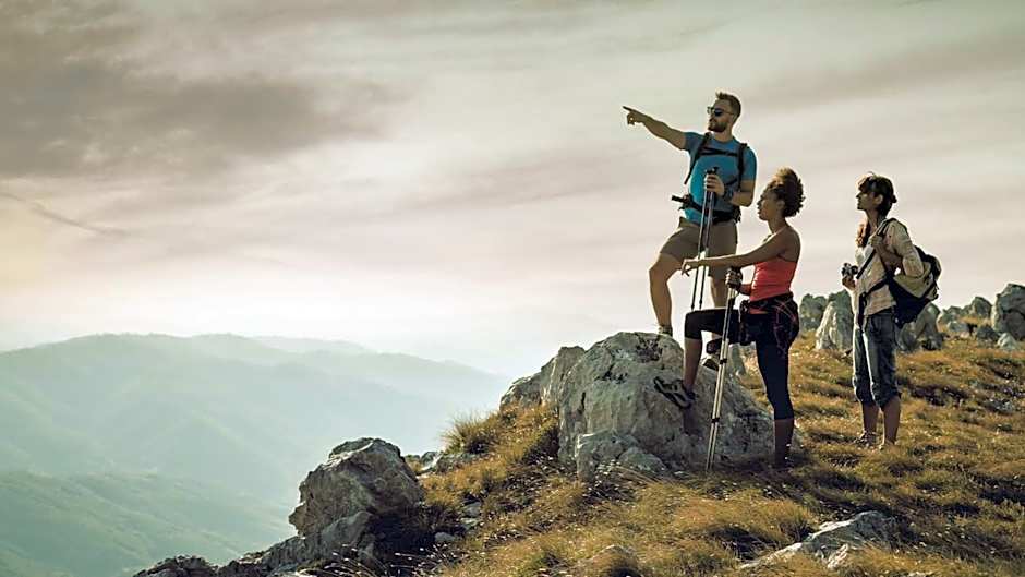 Holiday Inn Express and Suites Valencia - Santa Clarita By IHG