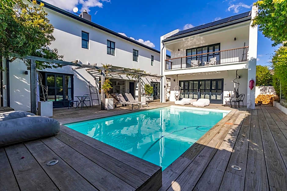 Whale Rock Luxury Lodge