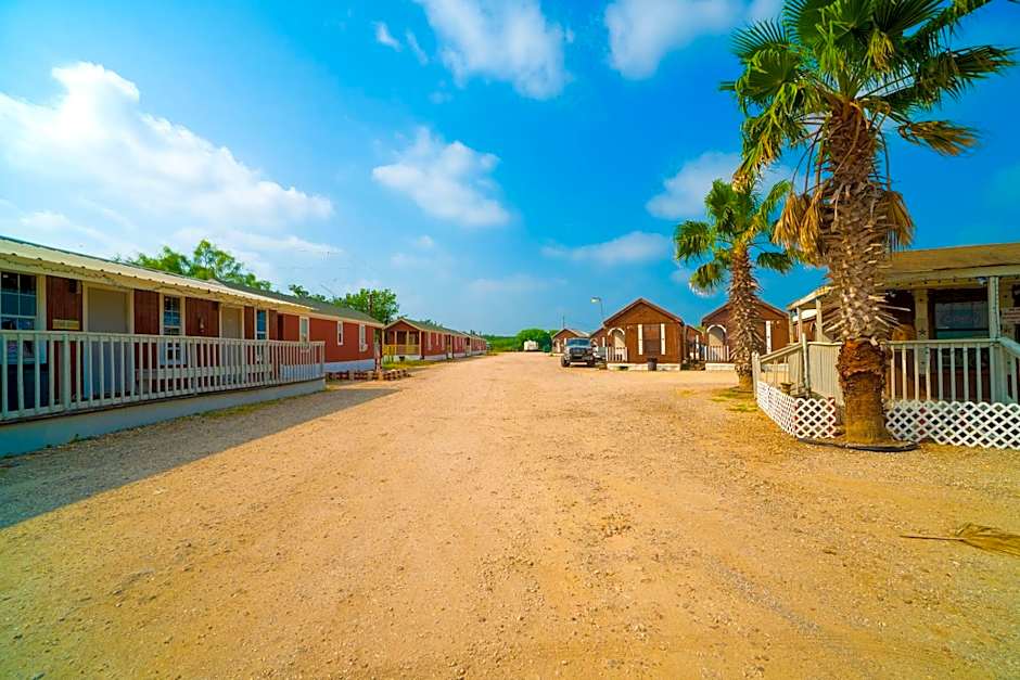 Grand Eagle Ford Lodge & RV Park