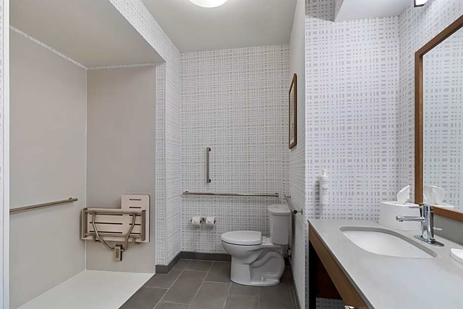 Hampton Inn & Suites New Castle