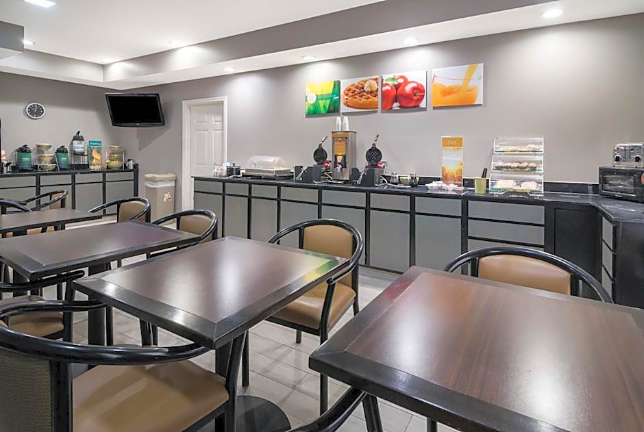 Quality Inn & Suites Granbury