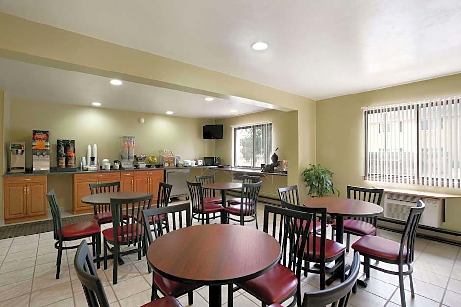 Super 8 by Wyndham Eau Claire WI