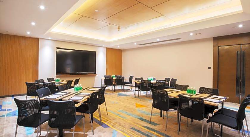 Hampton by Hilton Guangzhou Zhujiang New Town - Free Shuttle Bus to Canton Fair