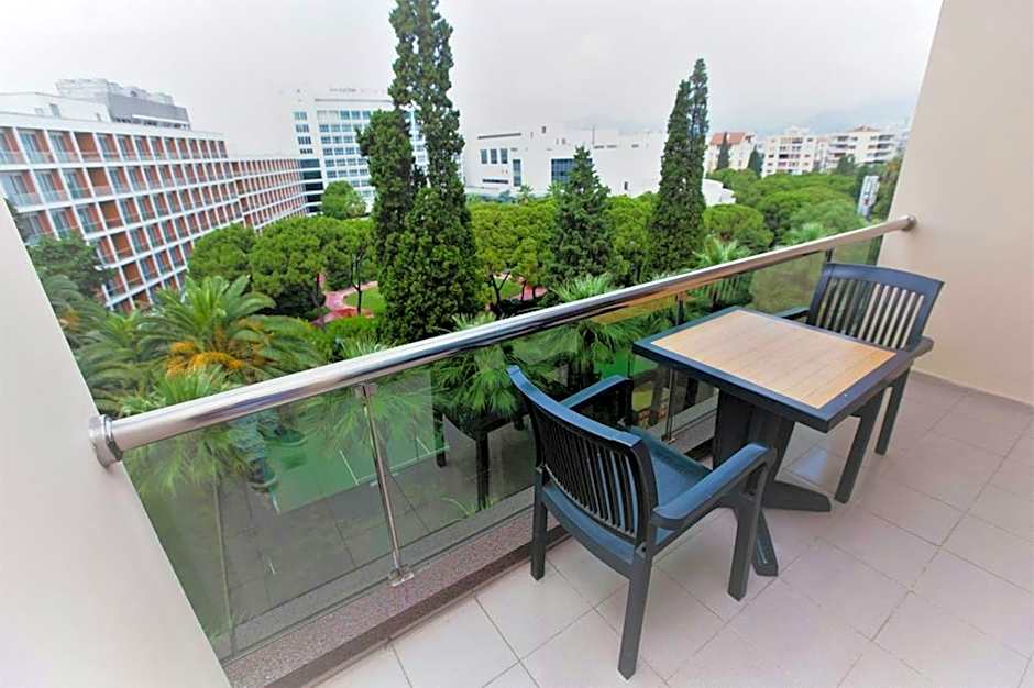 Karaca Hotel
