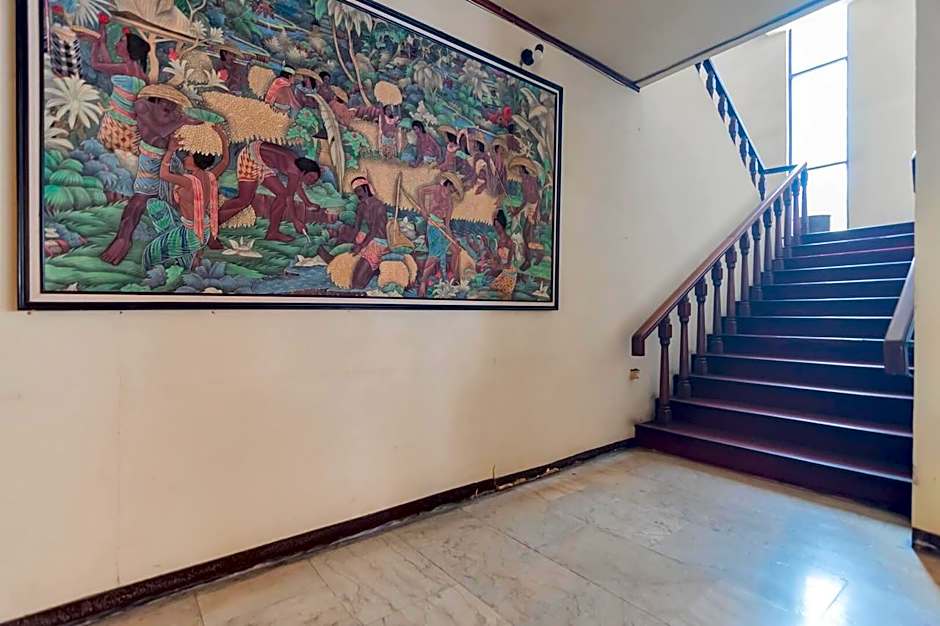 Istana Hotel Bandung Mitra RedDoorz