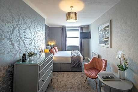 triple room-superior-ensuite with shower-sea view