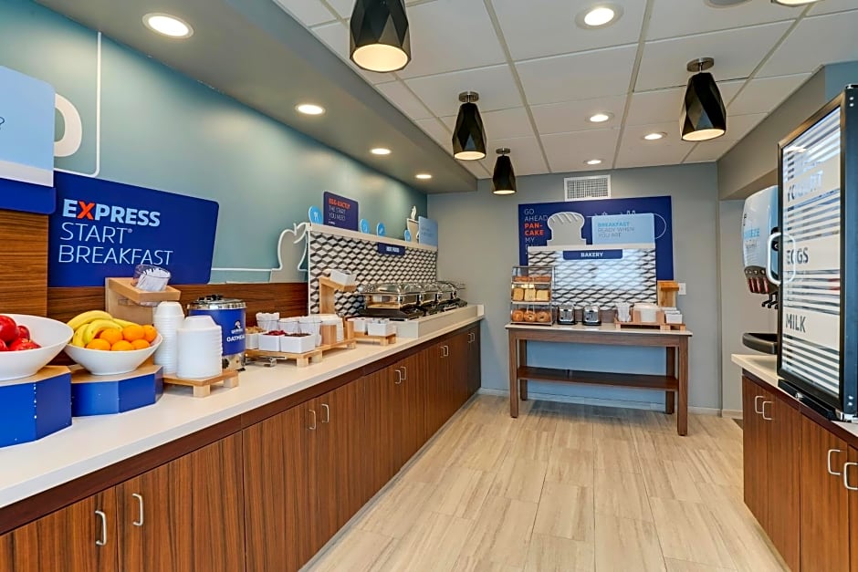 Holiday Inn Express Kenner - New Orleans Airport, an IHG Hotel
