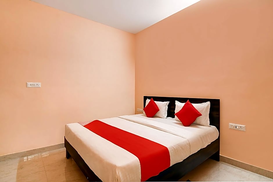 Hotel O S S Guesthouse