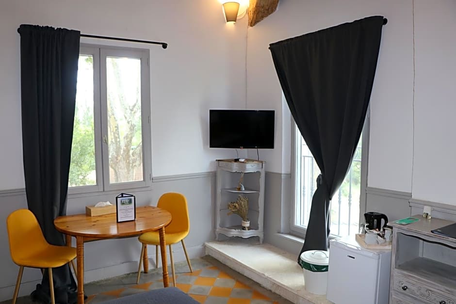 Le Mas des Cerisiers JACUZZI et SAUNA inclus pour tous les logements