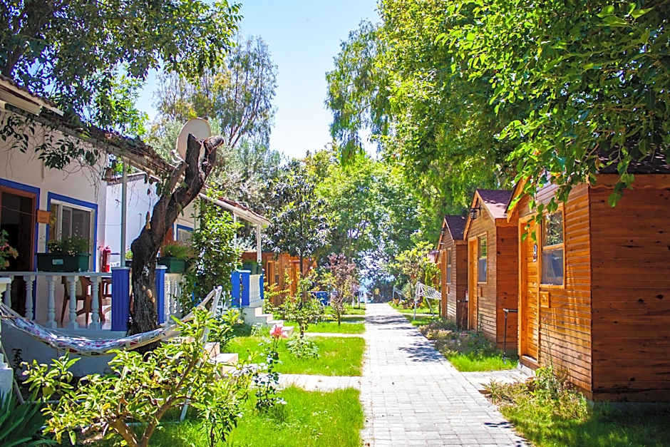 Naz Beach Bungalow Hotel in Antalya