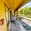 Bonita Lakes Inn
