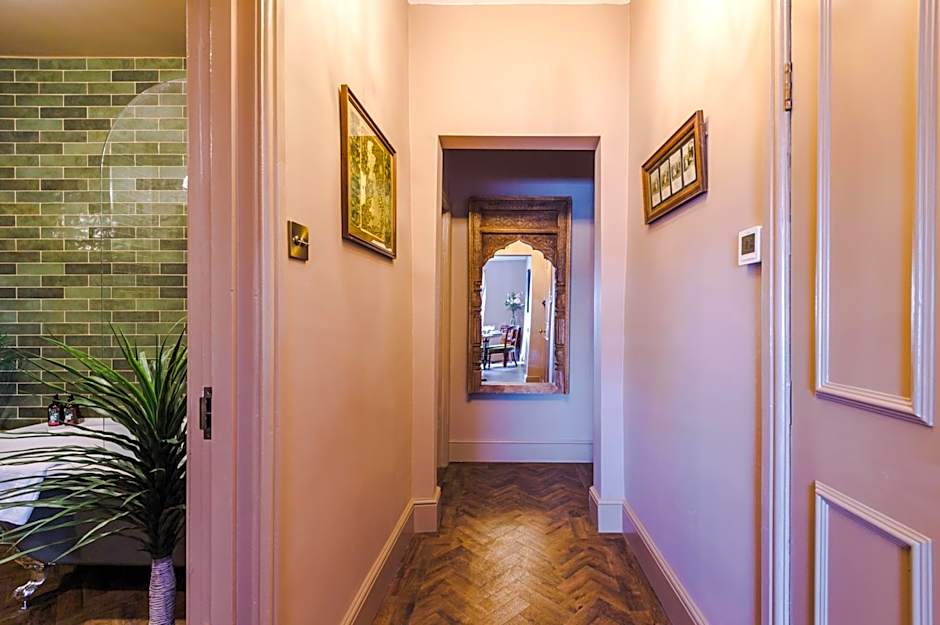 Russell Court by Orenda-Luxe