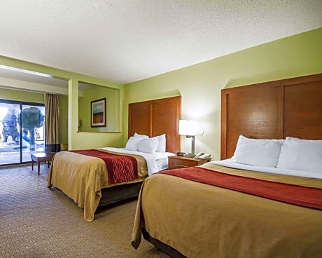 2 Queen Beds, Suite, Nonsmoking, Upgrade