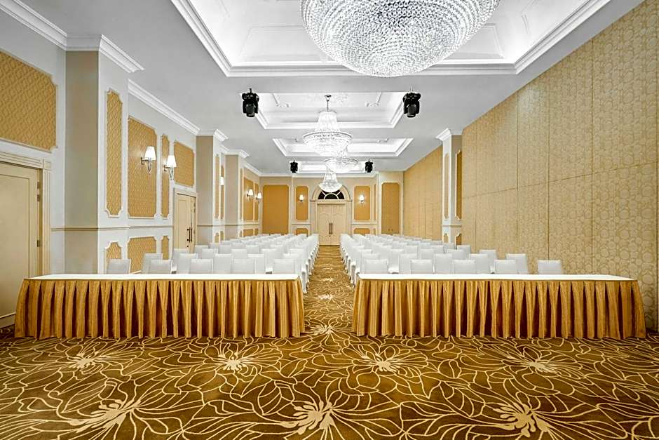 Four Points by Sheraton Lang Son