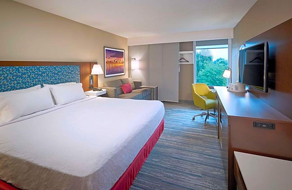 Hampton Inn By Hilton Harrisburg-West