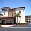 Harbor Inn & Suites