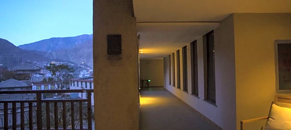 Lux Hotel Deqen Benzilan