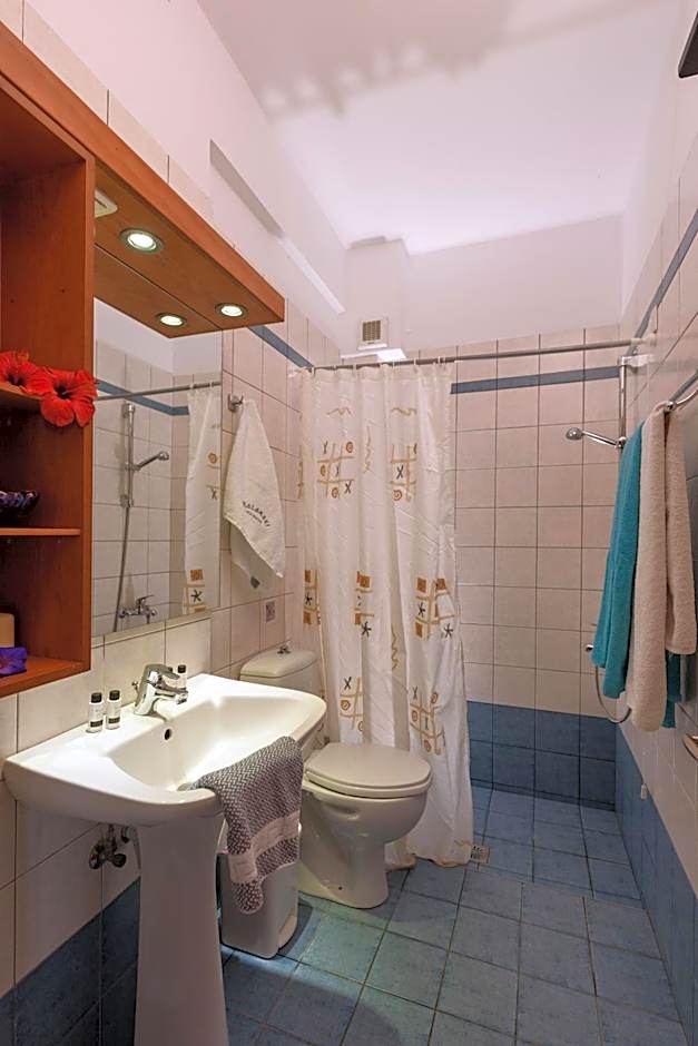 Finikas Studios & Apartments - Kalamaki Holidays