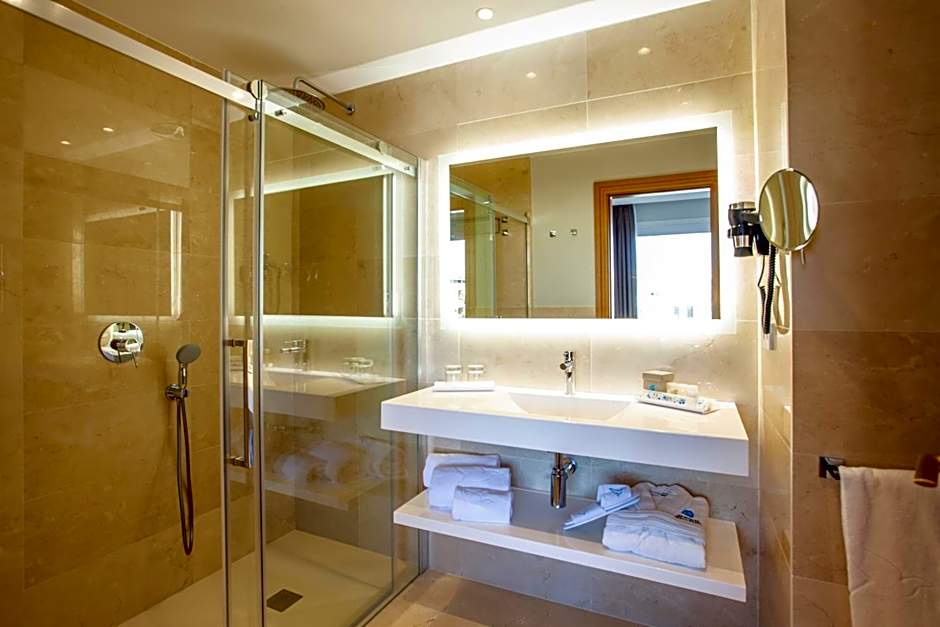 Grupotel Playa de Palma Suites & Spa