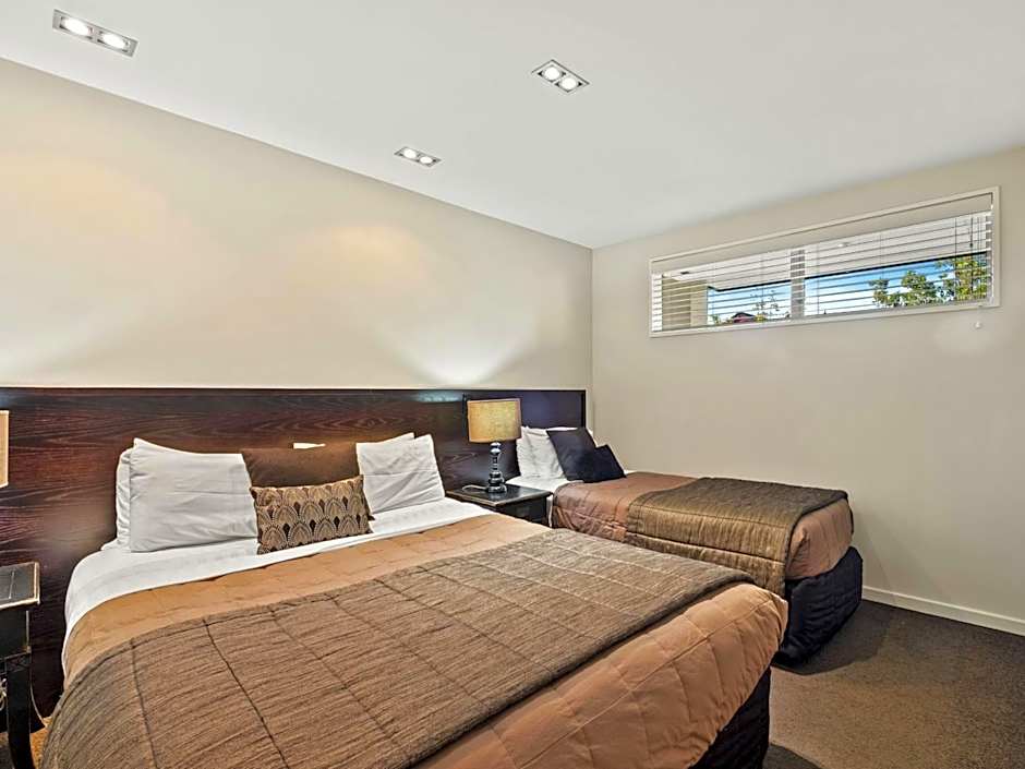 Clear Ridge Apartments