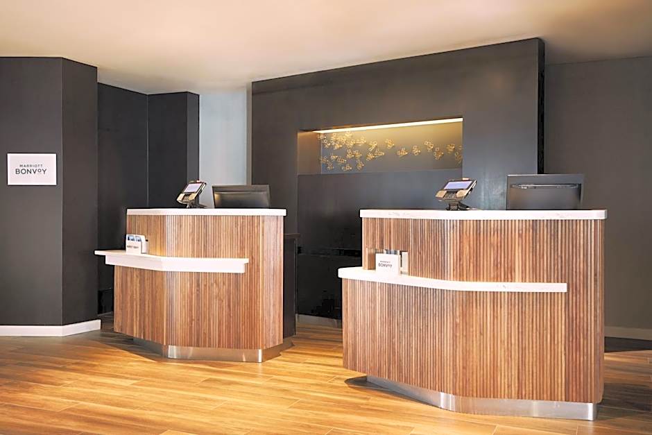 Courtyard by Marriott St Louis Downtown West