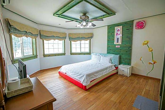 Paradise Pension