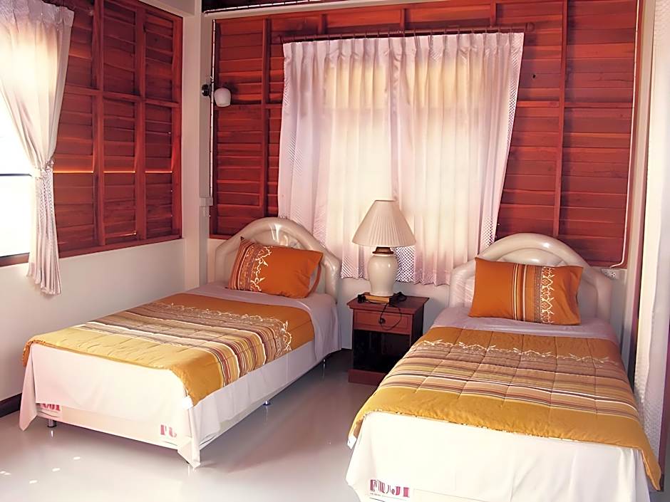 Petch Nakhonthai Homestay