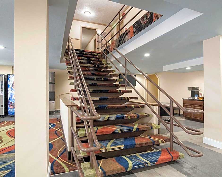 Rodeway Inn Syracuse Carrier Circle