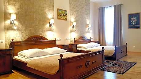 Standard Queen Room with Two Queen Beds