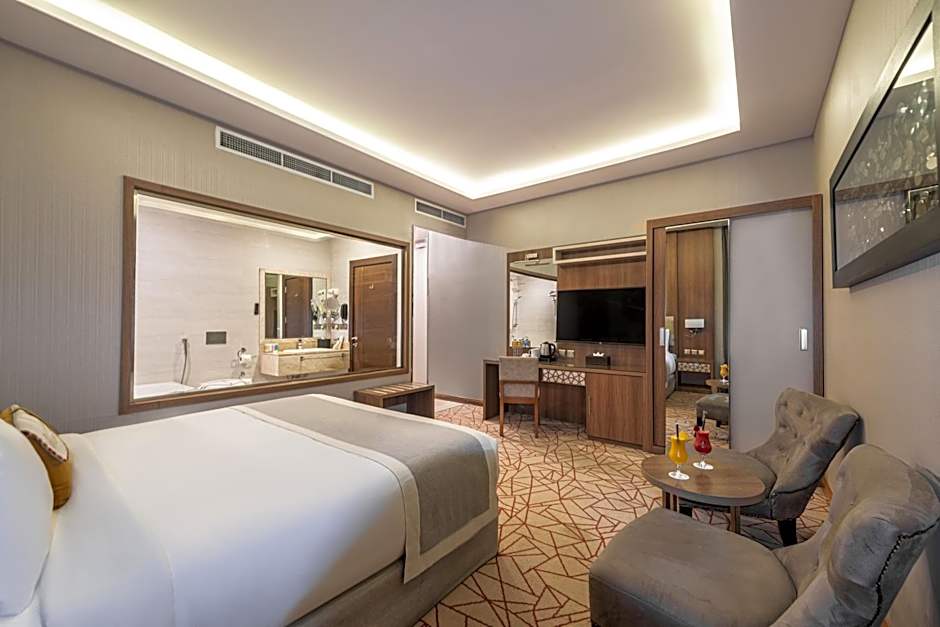 Crown Rose Al Sahafa Hotel