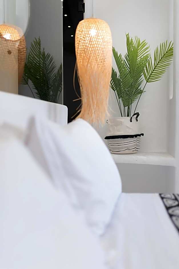 Portara Seaside Luxury Suites