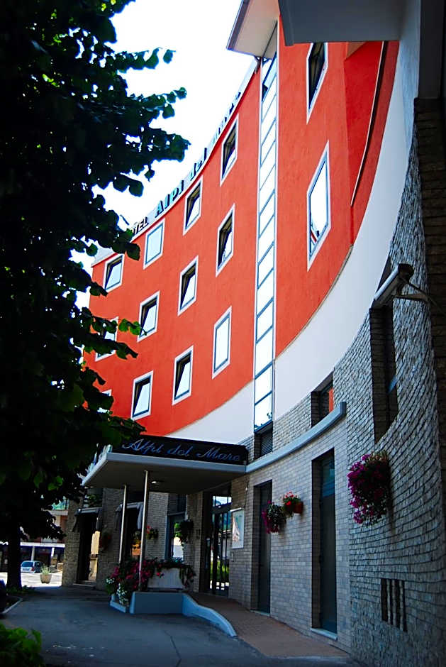 Hotel Alpi Del Mare